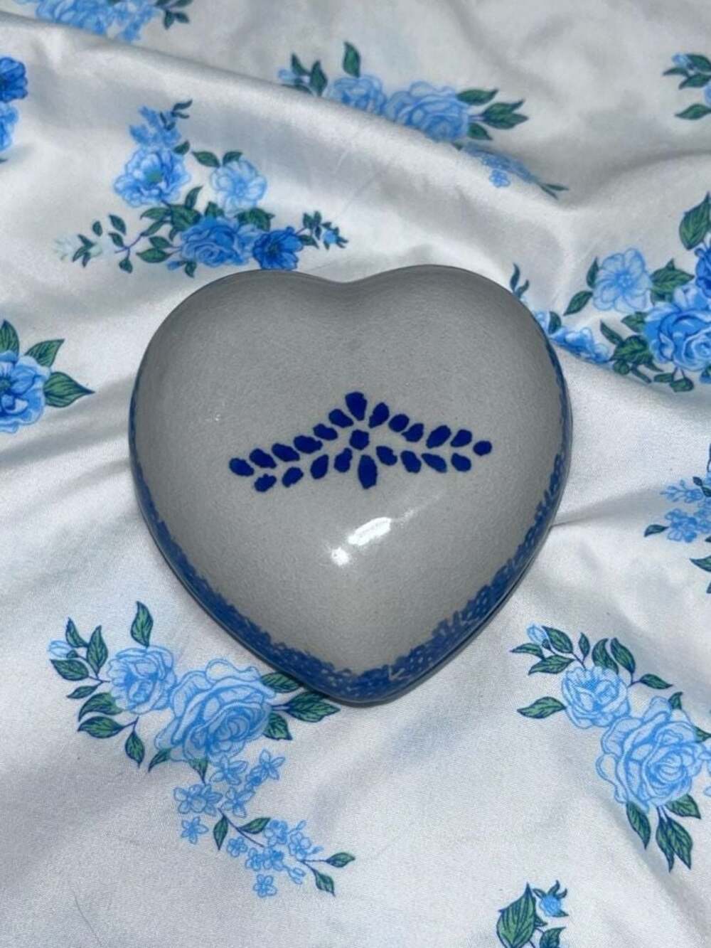 Vintage Spongeware Heart Shaped Covered Trinket Box Blue Floral Design